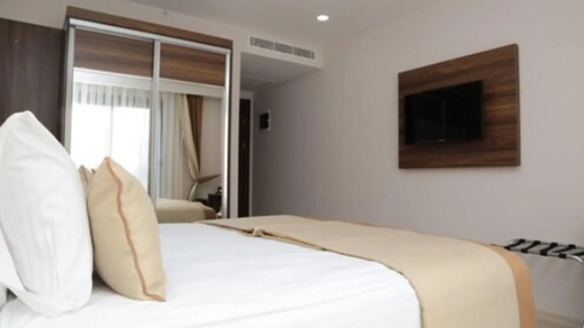 Hotel Paris Prestige Izmir 3*,  Turkey